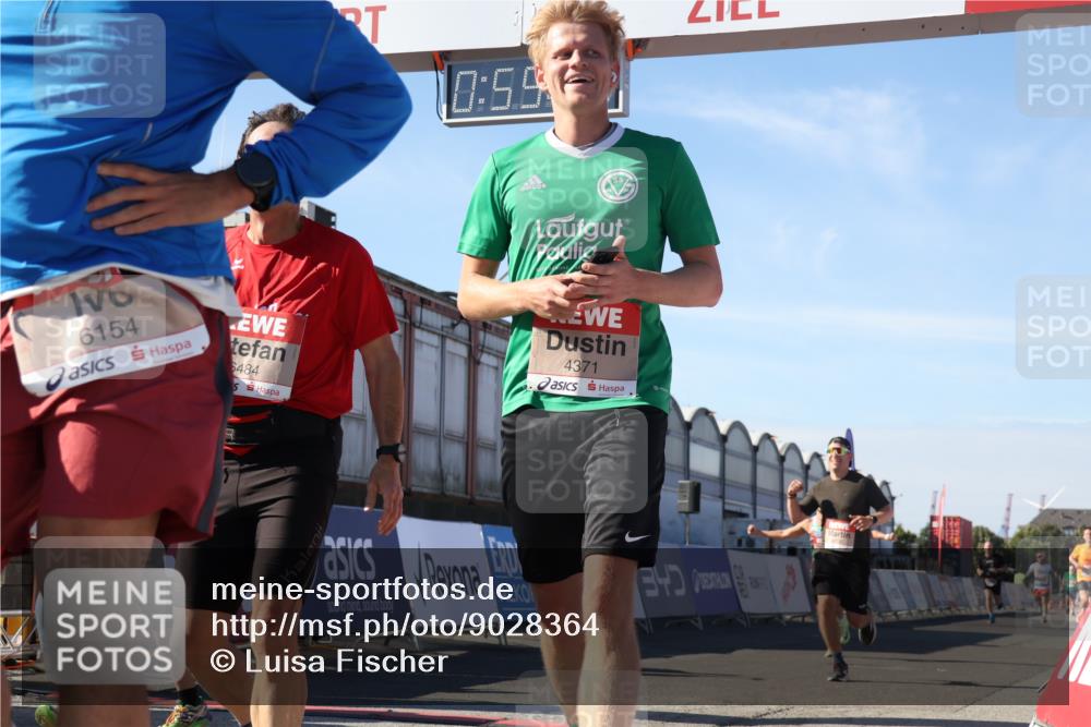 03.10.2025 - Köhlbrandbrückenlauf Luisa Fischer http://msf.ph/oto/9028364 03.10.2025 12:59:20 Ziel 4108, 4164, 4226, 4371, 4441, 4940, 5967, 6036, 6154, 6390, 6391, 6478, 6484, 6493, 6609 meine-sportfotos.de