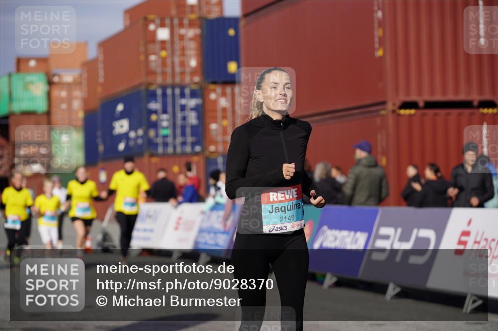 03.10.2025 - Köhlbrandbrückenlauf Michael Burmester http://msf.ph/oto/9028370 03.10.2025 10:32:45 Ziel 1625, 2149, 2297, 2299, 2619, 2646, 2871, 2872, 2874, 2875, 2894, 2895 meine-sportfotos.de
