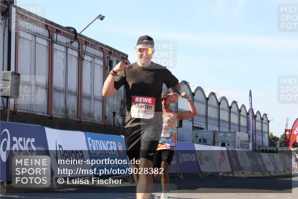 03.10.2025 - Köhlbrandbrückenlauf Luisa Fischer http://msf.ph/oto/9028382 03.10.2025 12:59:22 Ziel 4108, 4119, 4226, 4371, 4441, 4940, 6036, 6154, 6390, 6391, 6478, 6484, 6493, 6609 meine-sportfotos.de