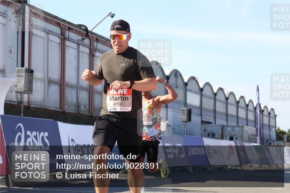03.10.2025 - Köhlbrandbrückenlauf Luisa Fischer http://msf.ph/oto/9028391 03.10.2025 12:59:22 Ziel 4108, 4119, 4226, 4371, 4441, 4940, 6036, 6154, 6390, 6391, 6478, 6484, 6493, 6609 meine-sportfotos.de