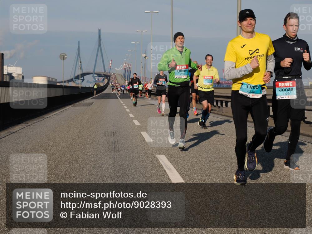 03.10.2025 - Köhlbrandbrückenlauf Fabian Wolf http://msf.ph/oto/9028393 03.10.2025 09:43:45 Position 3 1010, 3332, 3136 meine-sportfotos.de