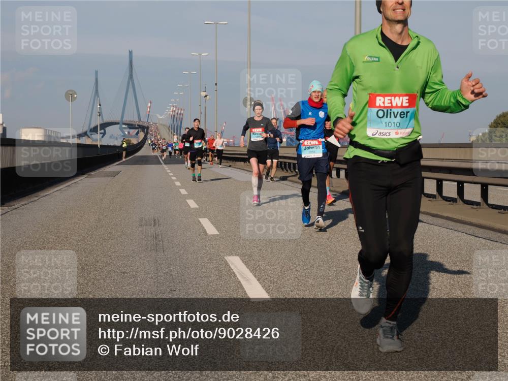 03.10.2025 - Köhlbrandbrückenlauf Fabian Wolf http://msf.ph/oto/9028426 03.10.2025 09:43:47 Position 3 1010 meine-sportfotos.de