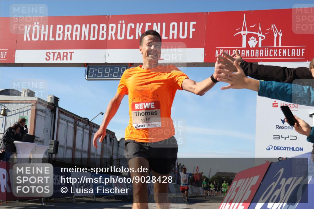 03.10.2025 - Köhlbrandbrückenlauf Luisa Fischer http://msf.ph/oto/9028428 03.10.2025 12:59:28 Ziel 4108, 4119, 4371, 4940, 6060, 6154, 6325, 6484, 6609 meine-sportfotos.de