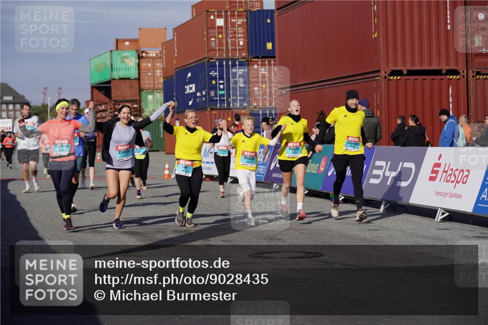 03.10.2025 - Köhlbrandbrückenlauf Michael Burmester http://msf.ph/oto/9028435 03.10.2025 10:32:48 Ziel 2149, 2297, 2299, 2550, 2553, 2619, 2646, 2871, 2872, 2874, 2875, 2894, 2895 meine-sportfotos.de