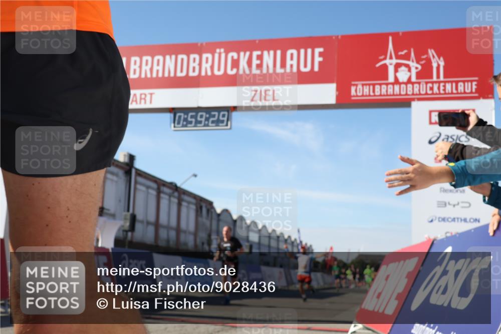 03.10.2025 - Köhlbrandbrückenlauf Luisa Fischer http://msf.ph/oto/9028436 03.10.2025 12:59:28 Ziel 4108, 4119, 4371, 4940, 6060, 6154, 6325, 6484, 6609 meine-sportfotos.de