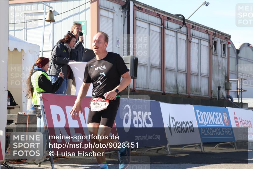 03.10.2025 - Köhlbrandbrückenlauf Luisa Fischer http://msf.ph/oto/9028451 03.10.2025 12:59:30 Ziel 4108, 4119, 4940, 6060, 6325, 6609, 6666 meine-sportfotos.de