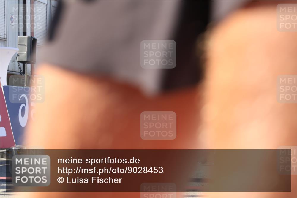 03.10.2025 - Köhlbrandbrückenlauf Luisa Fischer http://msf.ph/oto/9028453 03.10.2025 12:59:30 Ziel 4108, 4119, 4940, 6060, 6325, 6609, 6666 meine-sportfotos.de