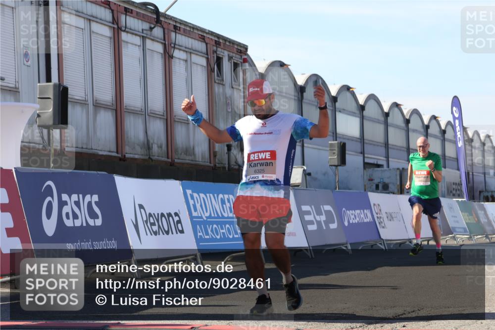 03.10.2025 - Köhlbrandbrückenlauf Luisa Fischer http://msf.ph/oto/9028461 03.10.2025 12:59:31 Ziel 4108, 4119, 4475, 4940, 6060, 6325, 6666 meine-sportfotos.de