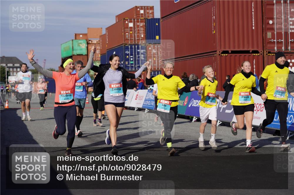 03.10.2025 - Köhlbrandbrückenlauf Michael Burmester http://msf.ph/oto/9028479 03.10.2025 10:32:50 Ziel 1851, 2297, 2299, 2550, 2553, 2619, 2646, 2871, 2872, 2874, 2875, 2894, 2895 meine-sportfotos.de