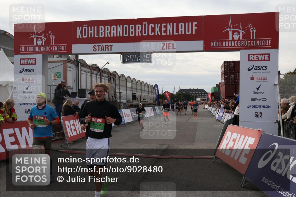 03.10.2025 - Köhlbrandbrückenlauf Julia Fischer http://msf.ph/oto/9028480 03.10.2025 16:06:16 Ziel 7296, 7343, 7601, 7610, 8064, 8539, 8813, 8886, 9100, 9378, 9451, 9483, 9596, 9626, 9633 meine-sportfotos.de