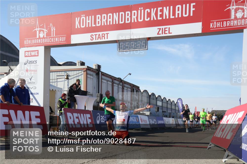 03.10.2025 - Köhlbrandbrückenlauf Luisa Fischer http://msf.ph/oto/9028487 03.10.2025 12:59:34 Ziel 4111, 4119, 4215, 4270, 4475, 6060, 6325, 6616, 6666 meine-sportfotos.de