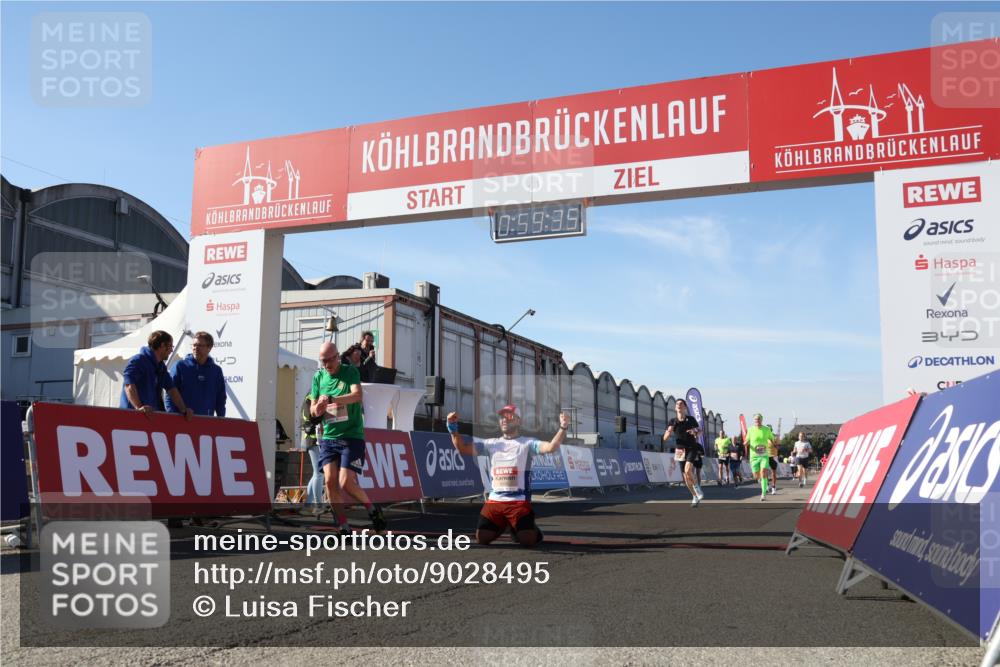 03.10.2025 - Köhlbrandbrückenlauf Luisa Fischer http://msf.ph/oto/9028495 03.10.2025 12:59:34 Ziel 4111, 4119, 4215, 4270, 4475, 6060, 6325, 6616, 6666 meine-sportfotos.de