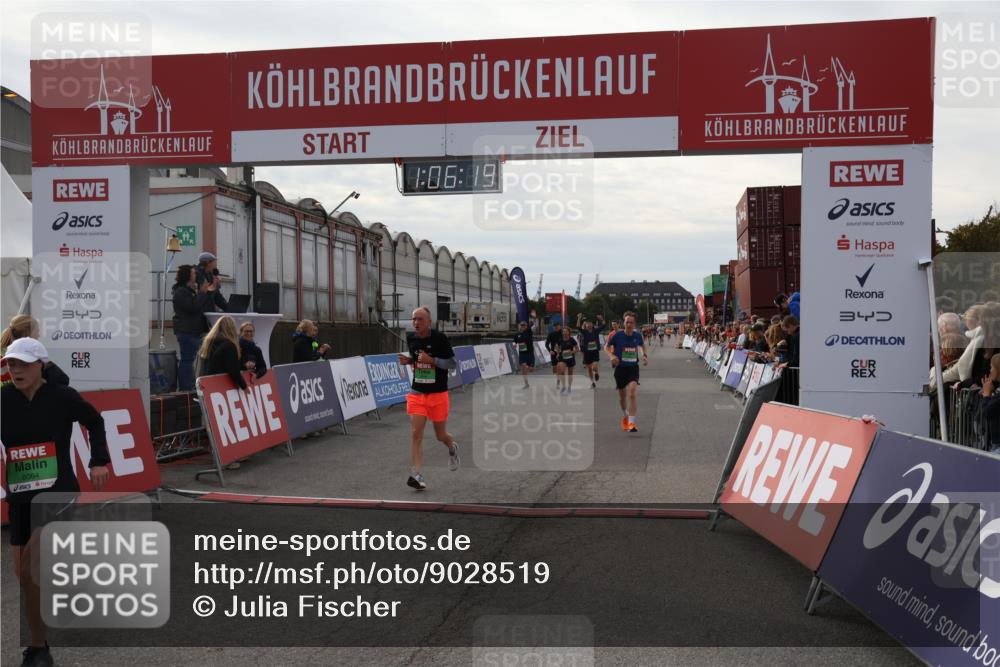 03.10.2025 - Köhlbrandbrückenlauf Julia Fischer http://msf.ph/oto/9028519 03.10.2025 16:06:19 Ziel 7296, 7343, 7601, 8064, 8539, 8802, 8803, 8804, 8805, 8813, 8886, 8991, 9100, 9451, 9483, 9596, 9626, 9633 meine-sportfotos.de