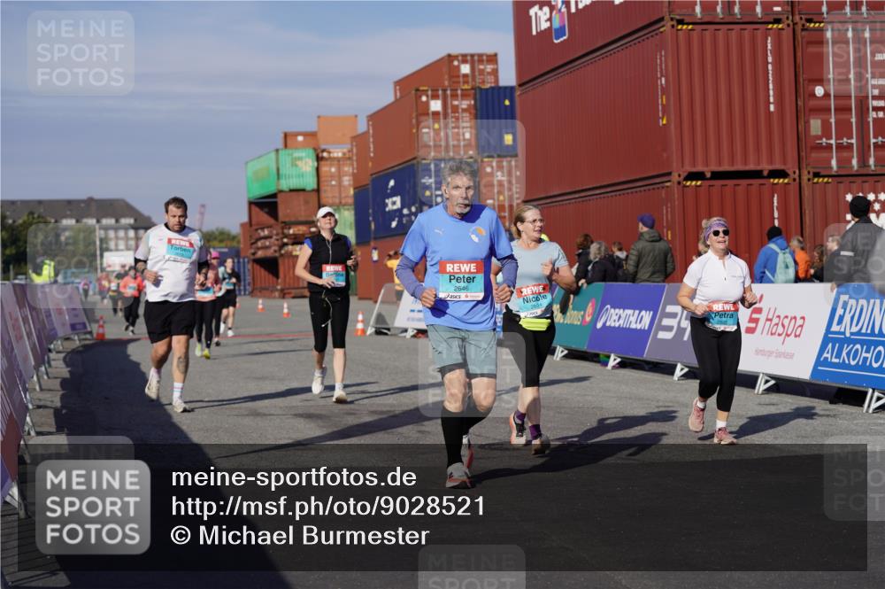 03.10.2025 - Köhlbrandbrückenlauf Michael Burmester http://msf.ph/oto/9028521 03.10.2025 10:32:53 Ziel 1851, 2297, 2299, 2359, 2550, 2553, 2619, 2646, 2871, 2872, 2874, 2875, 2894, 2895 meine-sportfotos.de