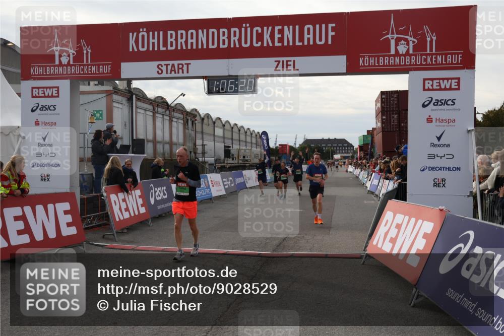 03.10.2025 - Köhlbrandbrückenlauf Julia Fischer http://msf.ph/oto/9028529 03.10.2025 16:06:20 Ziel 7296, 7343, 7601, 8064, 8539, 8802, 8803, 8804, 8805, 8813, 8886, 8991, 9100, 9451, 9483, 9596, 9633 meine-sportfotos.de
