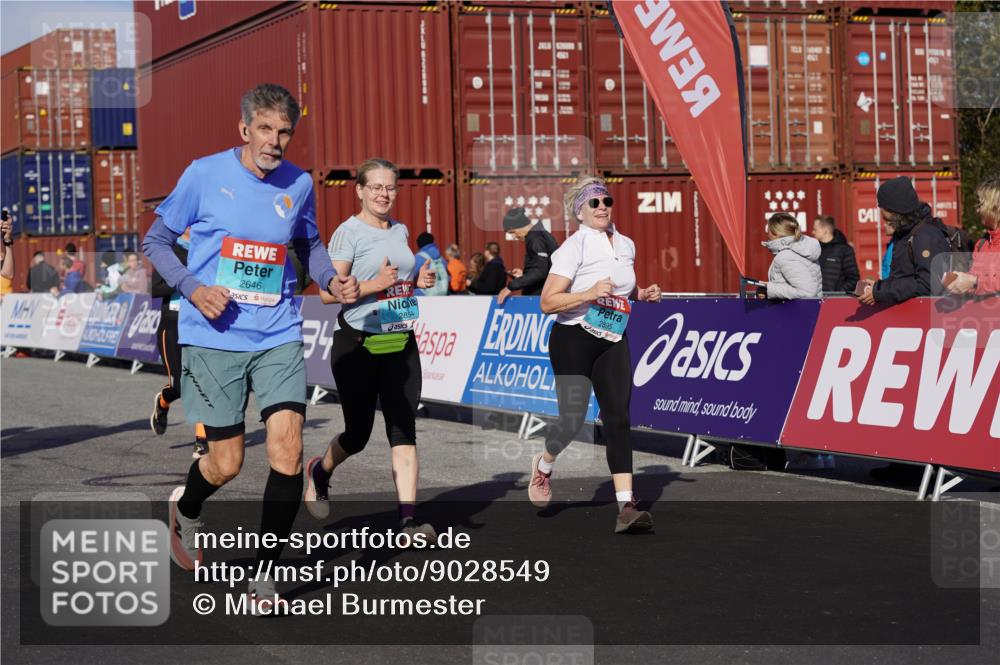 03.10.2025 - Köhlbrandbrückenlauf Michael Burmester http://msf.ph/oto/9028549 03.10.2025 10:32:54 Ziel 1851, 2297, 2299, 2359, 2550, 2553, 2619, 2631, 2646, 2871, 2872, 2874, 2875, 2894, 2895 meine-sportfotos.de