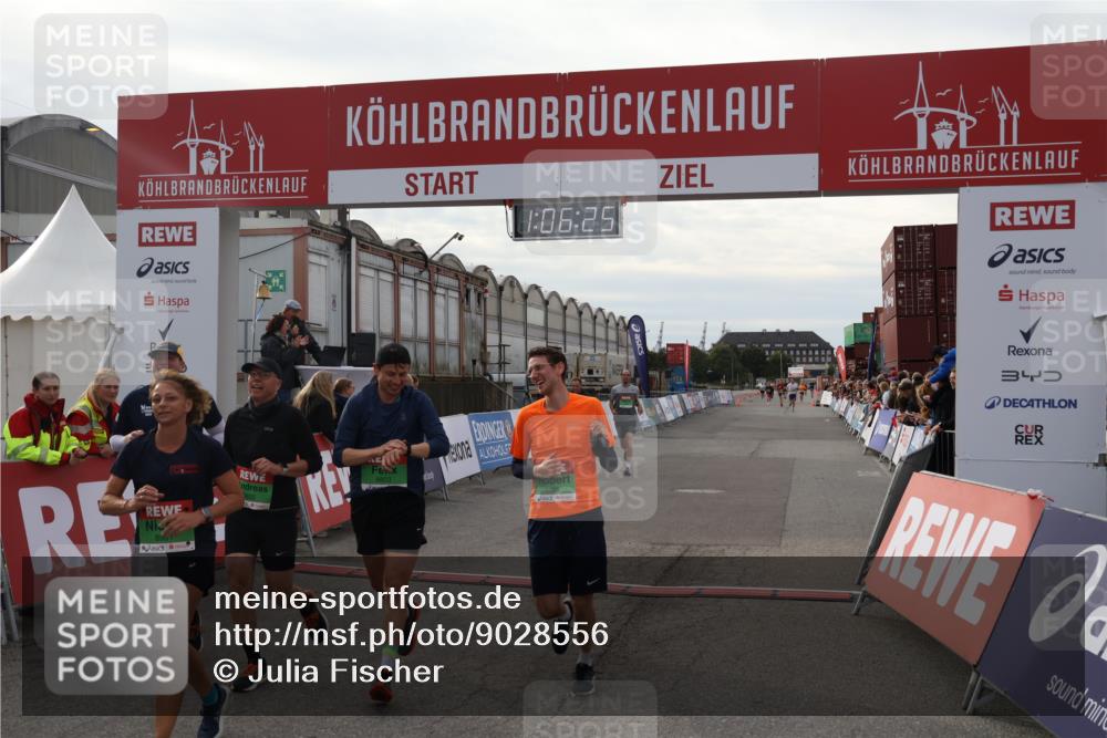 03.10.2025 - Köhlbrandbrückenlauf Julia Fischer http://msf.ph/oto/9028556 03.10.2025 16:06:25 Ziel 7576, 7601, 8064, 8802, 8803, 8804, 8805, 8991, 9483, 9572 meine-sportfotos.de