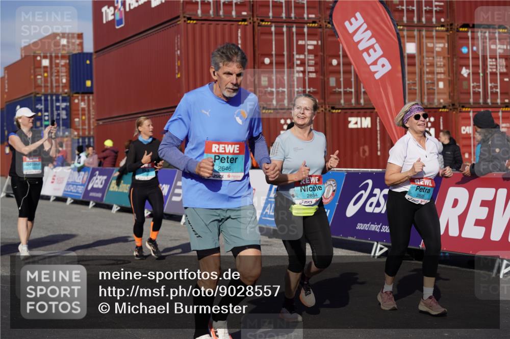 03.10.2025 - Köhlbrandbrückenlauf Michael Burmester http://msf.ph/oto/9028557 03.10.2025 10:32:54 Ziel 1851, 2297, 2299, 2359, 2550, 2553, 2619, 2631, 2646, 2871, 2872, 2874, 2875, 2894, 2895 meine-sportfotos.de