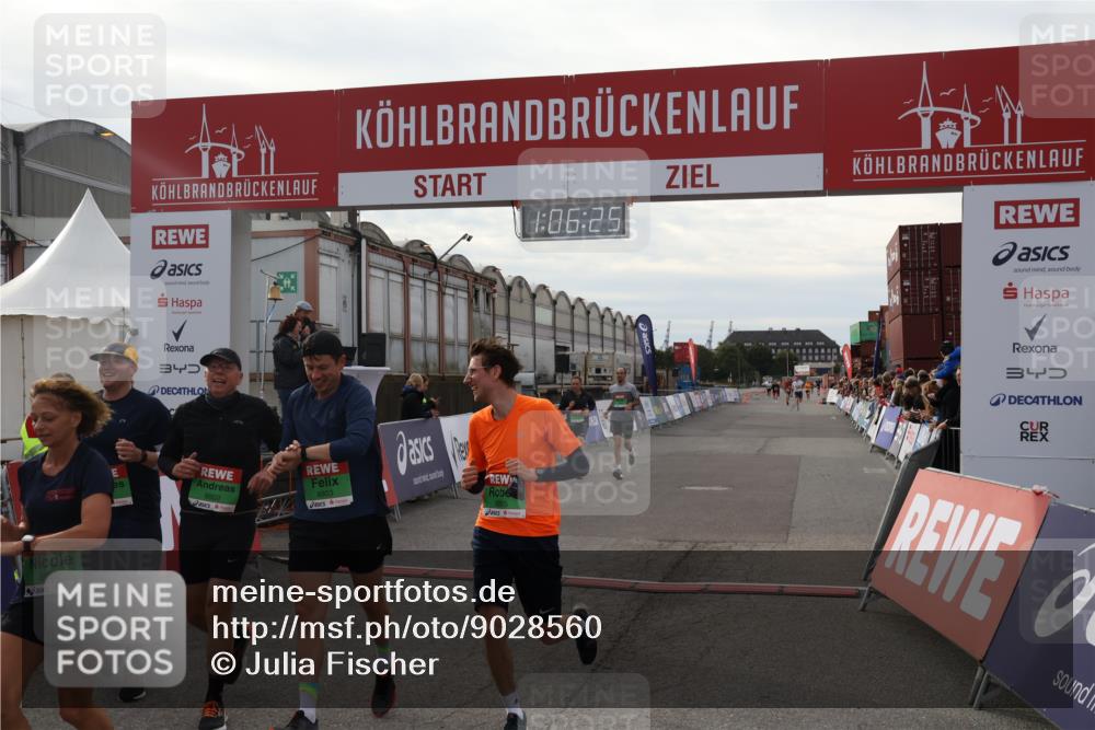 03.10.2025 - Köhlbrandbrückenlauf Julia Fischer http://msf.ph/oto/9028560 03.10.2025 16:06:25 Ziel 7576, 7601, 8064, 8802, 8803, 8804, 8805, 8991, 9483, 9572 meine-sportfotos.de