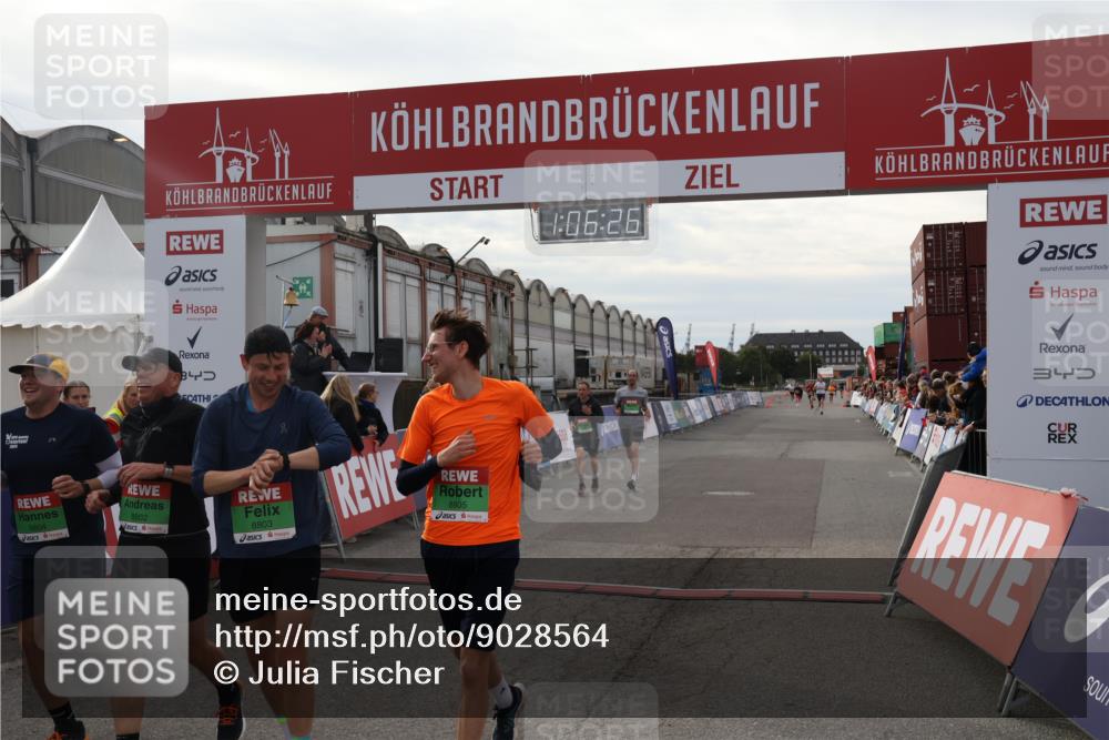 03.10.2025 - Köhlbrandbrückenlauf Julia Fischer http://msf.ph/oto/9028564 03.10.2025 16:06:26 Ziel 7576, 7601, 8064, 8802, 8803, 8804, 8805, 8991, 9483, 9572 meine-sportfotos.de