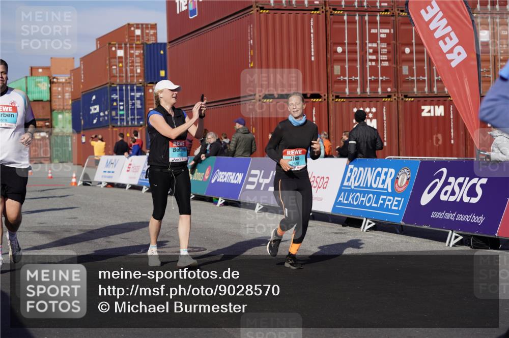 03.10.2025 - Köhlbrandbrückenlauf Michael Burmester http://msf.ph/oto/9028570 03.10.2025 10:32:55 Ziel 1851, 2297, 2299, 2359, 2550, 2553, 2576, 2619, 2631, 2646, 2871, 2872, 2874, 2875, 2894, 2895 meine-sportfotos.de