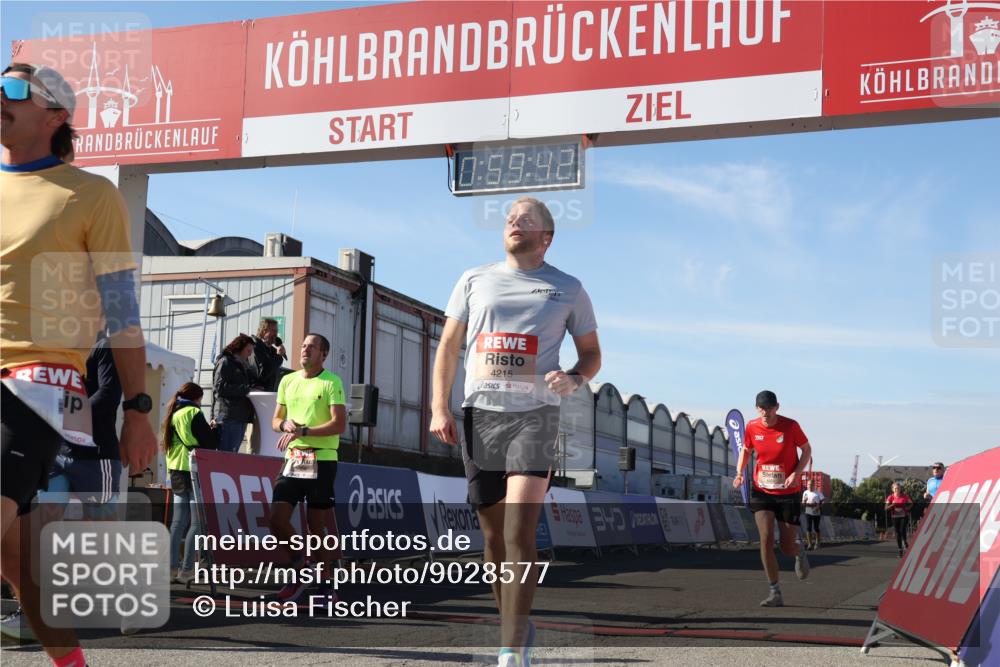 03.10.2025 - Köhlbrandbrückenlauf Luisa Fischer http://msf.ph/oto/9028577 03.10.2025 12:59:41 Ziel 4111, 4215, 4270, 4475, 6142, 6254, 6325, 6364, 6616, 6654, 6666, 6754 meine-sportfotos.de