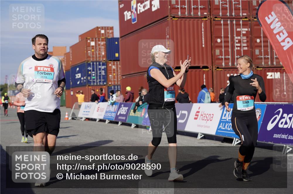 03.10.2025 - Köhlbrandbrückenlauf Michael Burmester http://msf.ph/oto/9028590 03.10.2025 10:32:56 Ziel 1851, 2299, 2359, 2550, 2553, 2576, 2619, 2631, 2875, 2894, 2895 meine-sportfotos.de