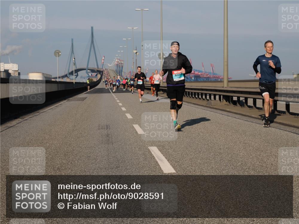 03.10.2025 - Köhlbrandbrückenlauf Fabian Wolf http://msf.ph/oto/9028591 03.10.2025 09:43:52 Position 3 1700 meine-sportfotos.de