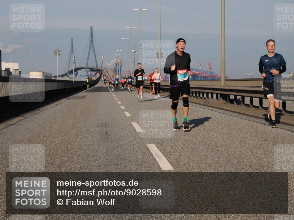 03.10.2025 - Köhlbrandbrückenlauf Fabian Wolf http://msf.ph/oto/9028598 03.10.2025 09:43:52 Position 3  meine-sportfotos.de