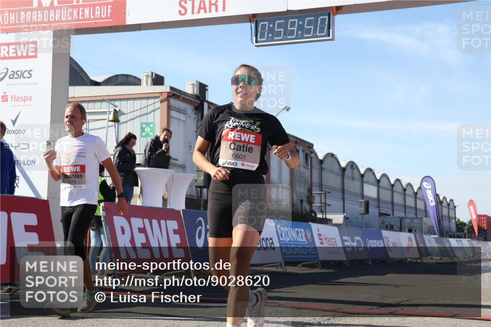 03.10.2025 - Köhlbrandbrückenlauf Luisa Fischer http://msf.ph/oto/9028620 03.10.2025 12:59:49 Ziel 4074, 4111, 4215, 4554, 6142, 6254, 6364, 6601, 6616, 6654, 6754 meine-sportfotos.de