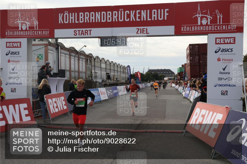 03.10.2025 - Köhlbrandbrückenlauf Julia Fischer http://msf.ph/oto/9028622 03.10.2025 16:06:43 Ziel 7623, 8860, 8880, 8965 meine-sportfotos.de