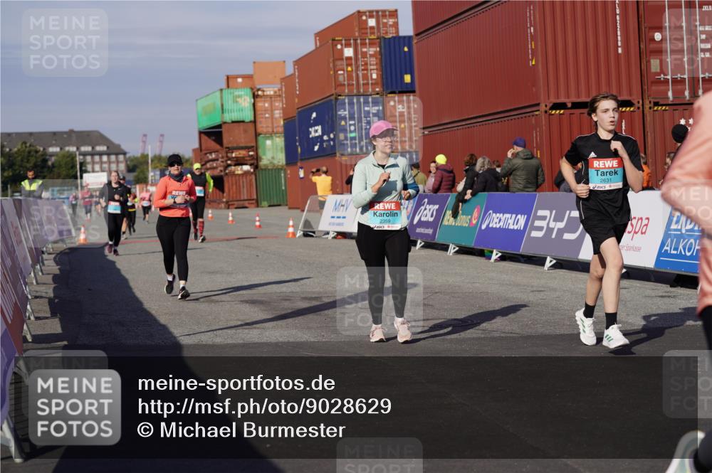 03.10.2025 - Köhlbrandbrückenlauf Michael Burmester http://msf.ph/oto/9028629 03.10.2025 10:33:01 Ziel 1851, 2359, 2576, 2631, 3800 meine-sportfotos.de