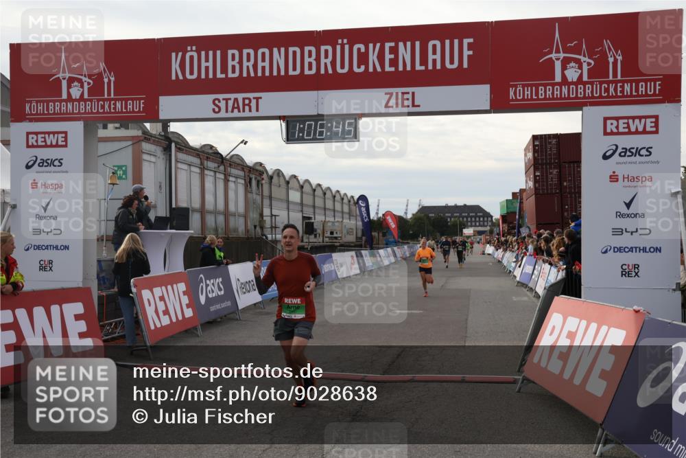 03.10.2025 - Köhlbrandbrückenlauf Julia Fischer http://msf.ph/oto/9028638 03.10.2025 16:06:45 Ziel 7623, 8860, 8880, 8965 meine-sportfotos.de