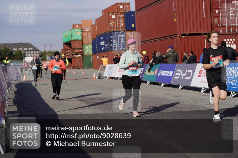 03.10.2025 - Köhlbrandbrückenlauf Michael Burmester http://msf.ph/oto/9028639 03.10.2025 10:33:01 Ziel 1851, 2359, 2576, 2631, 3800 meine-sportfotos.de