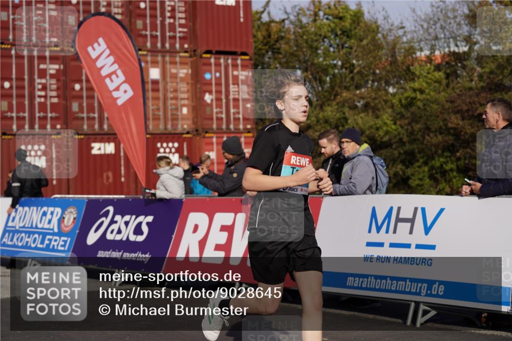 03.10.2025 - Köhlbrandbrückenlauf Michael Burmester http://msf.ph/oto/9028645 03.10.2025 10:33:02 Ziel 1851, 2359, 2576, 2631, 3634, 3800 meine-sportfotos.de