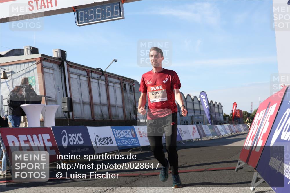 03.10.2025 - Köhlbrandbrückenlauf Luisa Fischer http://msf.ph/oto/9028647 03.10.2025 12:59:55 Ziel 4074, 4554, 6142, 6254, 6601 meine-sportfotos.de