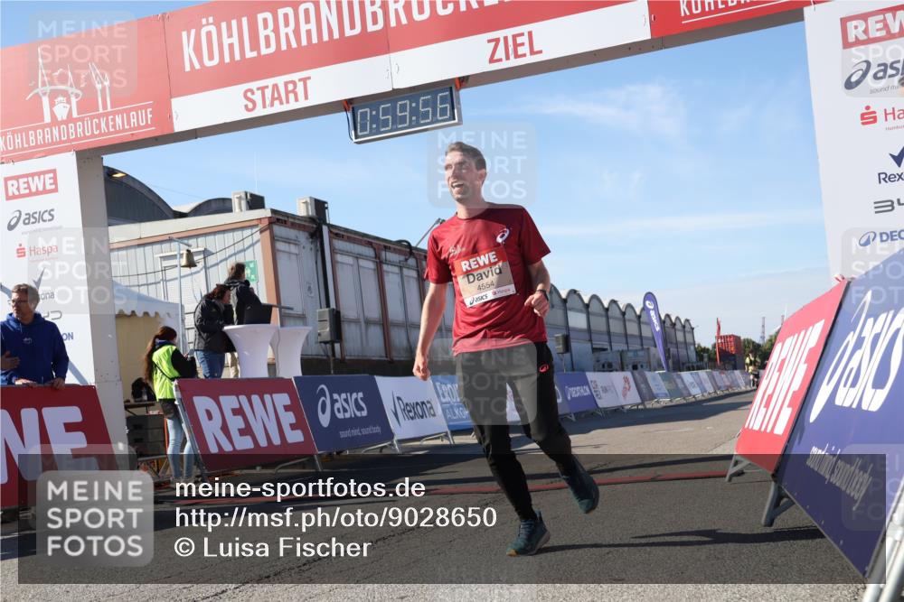 03.10.2025 - Köhlbrandbrückenlauf Luisa Fischer http://msf.ph/oto/9028650 03.10.2025 12:59:55 Ziel 4074, 4554, 6142, 6254, 6601 meine-sportfotos.de