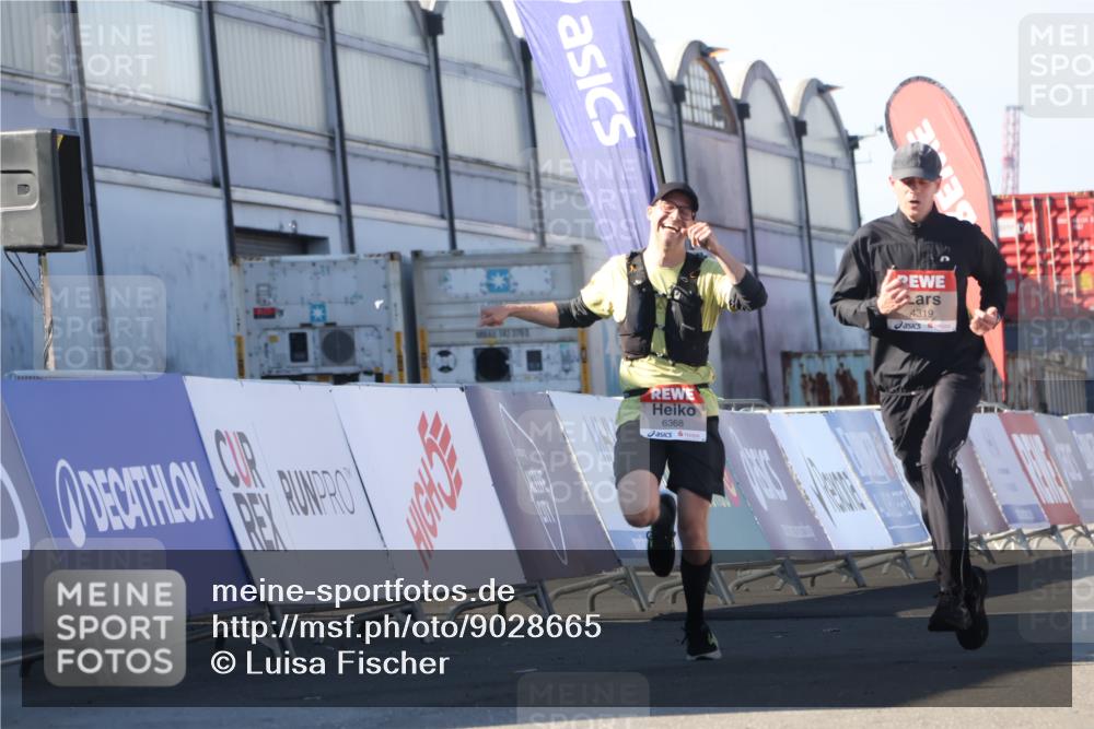 03.10.2025 - Köhlbrandbrückenlauf Luisa Fischer http://msf.ph/oto/9028665 03.10.2025 12:59:59 Ziel 4074, 4319, 4554, 6368 meine-sportfotos.de