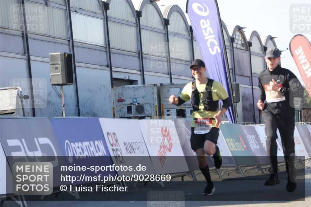 03.10.2025 - Köhlbrandbrückenlauf Luisa Fischer http://msf.ph/oto/9028669 03.10.2025 13:00:00 Ziel 4319, 4554, 6368 meine-sportfotos.de