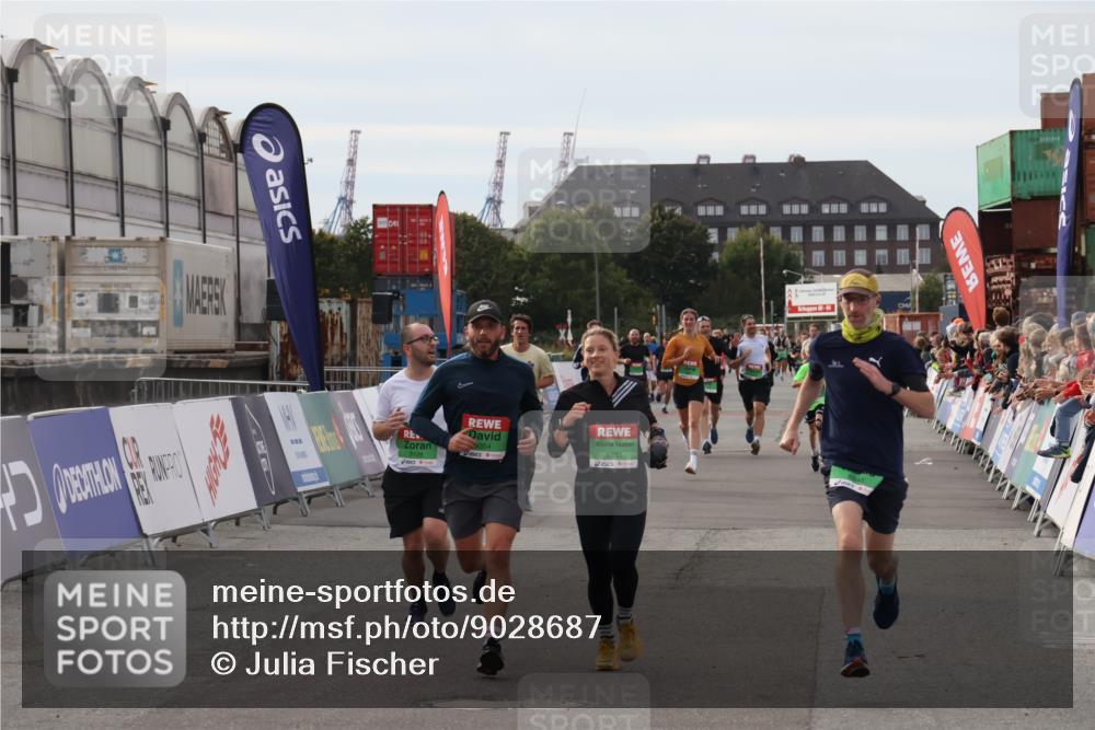 03.10.2025 - Köhlbrandbrückenlauf Julia Fischer http://msf.ph/oto/9028687 03.10.2025 16:06:51 Ziel 7623, 8848, 8880, 8965, 9128, 9353, 9354 meine-sportfotos.de