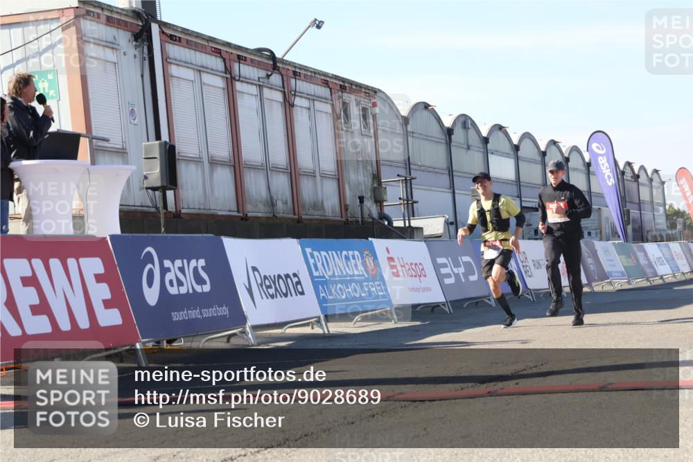03.10.2025 - Köhlbrandbrückenlauf Luisa Fischer http://msf.ph/oto/9028689 03.10.2025 13:00:01 Ziel 4319, 4554, 6368 meine-sportfotos.de