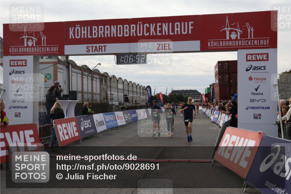 03.10.2025 - Köhlbrandbrückenlauf Julia Fischer http://msf.ph/oto/9028691 03.10.2025 16:06:52 Ziel 7623, 8848, 8880, 8965, 9128, 9353, 9354 meine-sportfotos.de