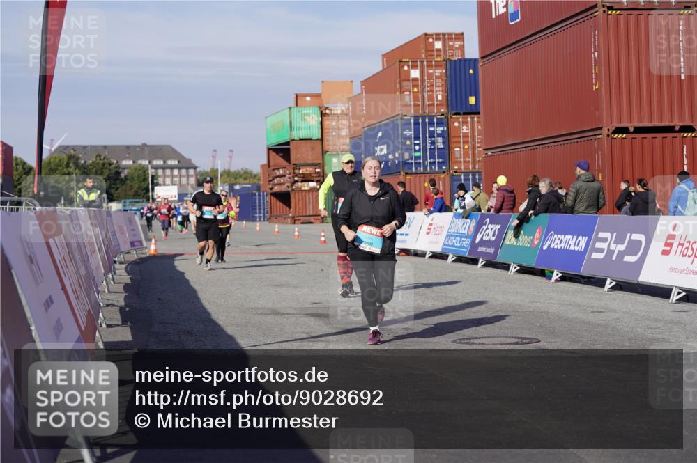 03.10.2025 - Köhlbrandbrückenlauf Michael Burmester http://msf.ph/oto/9028692 03.10.2025 10:33:07 Ziel 2170, 2576, 3355, 3634, 3800 meine-sportfotos.de