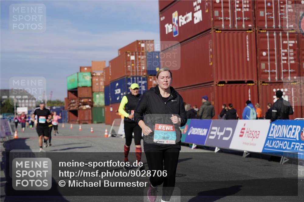 03.10.2025 - Köhlbrandbrückenlauf Michael Burmester http://msf.ph/oto/9028706 03.10.2025 10:33:08 Ziel 2170, 3355, 3634, 3800 meine-sportfotos.de