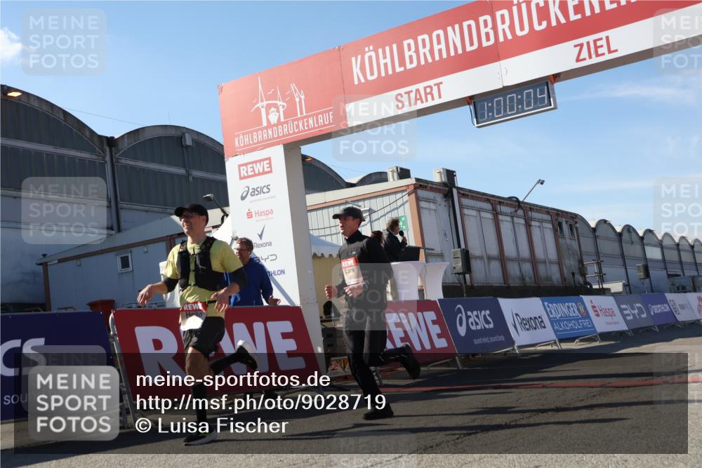 03.10.2025 - Köhlbrandbrückenlauf Luisa Fischer http://msf.ph/oto/9028719 03.10.2025 13:00:03 Ziel 4261, 4319, 4554, 6368 meine-sportfotos.de