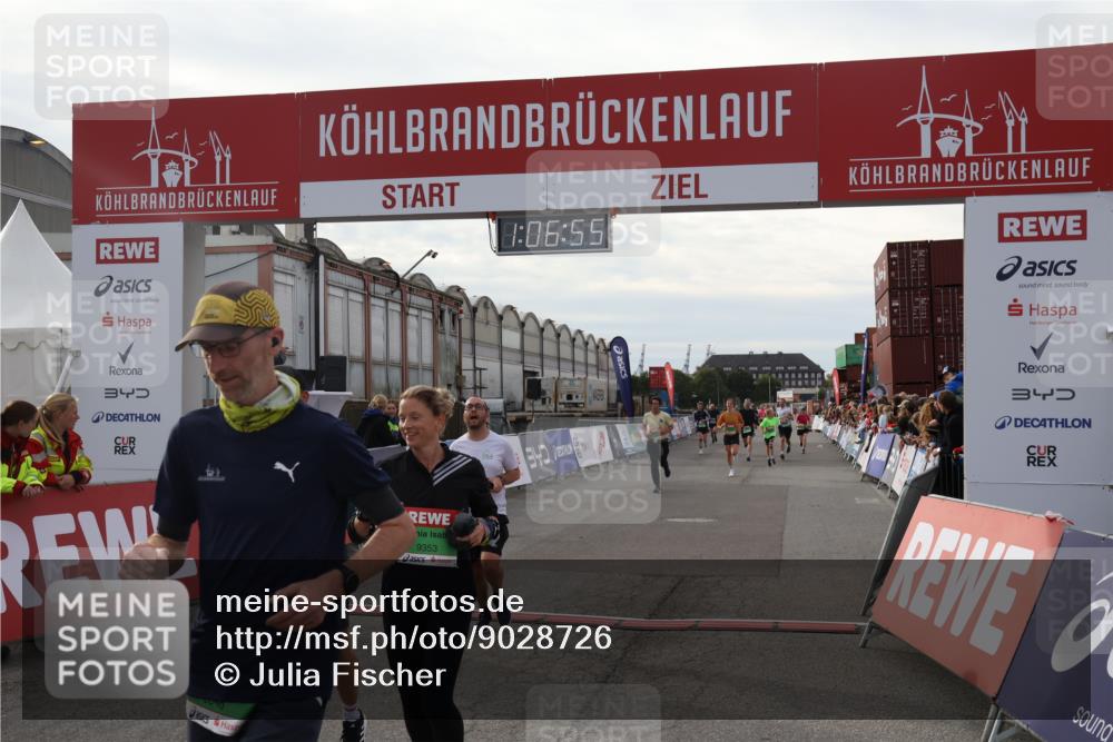 03.10.2025 - Köhlbrandbrückenlauf Julia Fischer http://msf.ph/oto/9028726 03.10.2025 16:06:55 Ziel 7263, 8848, 8866, 8965, 8967, 9128, 9353, 9354, 9417 meine-sportfotos.de