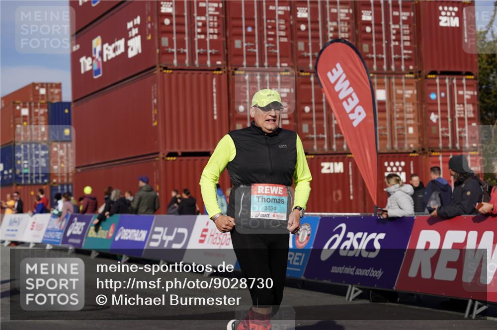 03.10.2025 - Köhlbrandbrückenlauf Michael Burmester http://msf.ph/oto/9028730 03.10.2025 10:33:11 Ziel 2170, 2457, 3355, 3634, 3800 meine-sportfotos.de