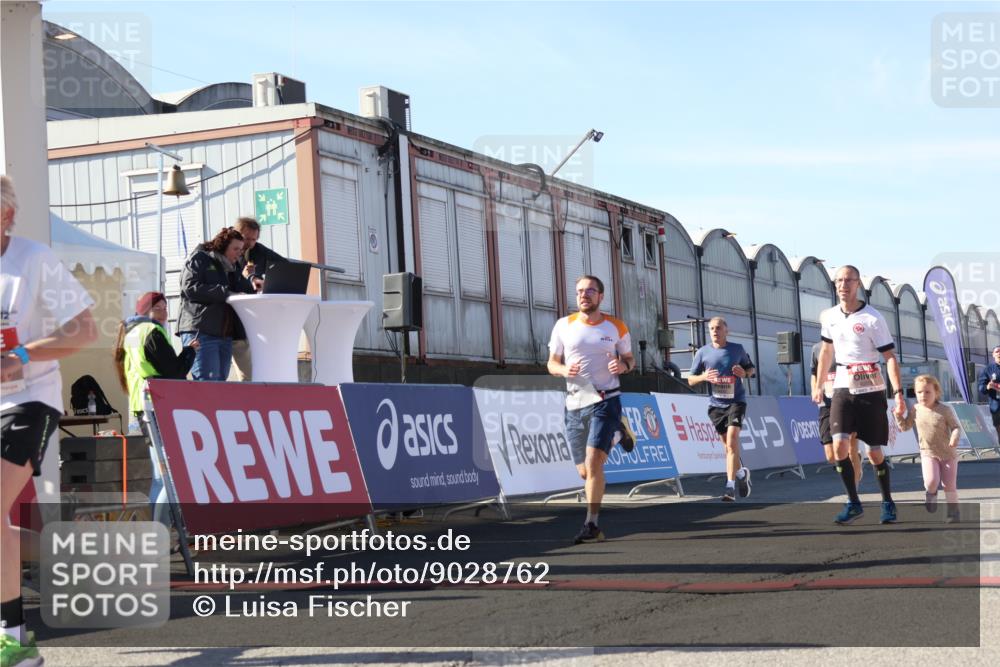 03.10.2025 - Köhlbrandbrückenlauf Luisa Fischer http://msf.ph/oto/9028762 03.10.2025 13:00:09 Ziel 4020, 4192, 4261, 4319, 6097, 6203, 6368, 6798 meine-sportfotos.de