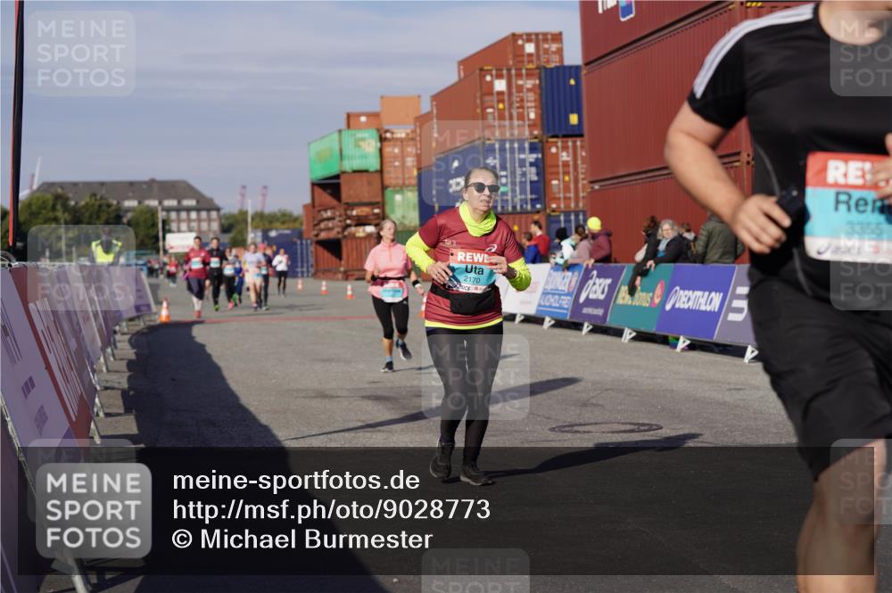 03.10.2025 - Köhlbrandbrückenlauf Michael Burmester http://msf.ph/oto/9028773 03.10.2025 10:33:15 Ziel 2170, 2457, 3355 meine-sportfotos.de