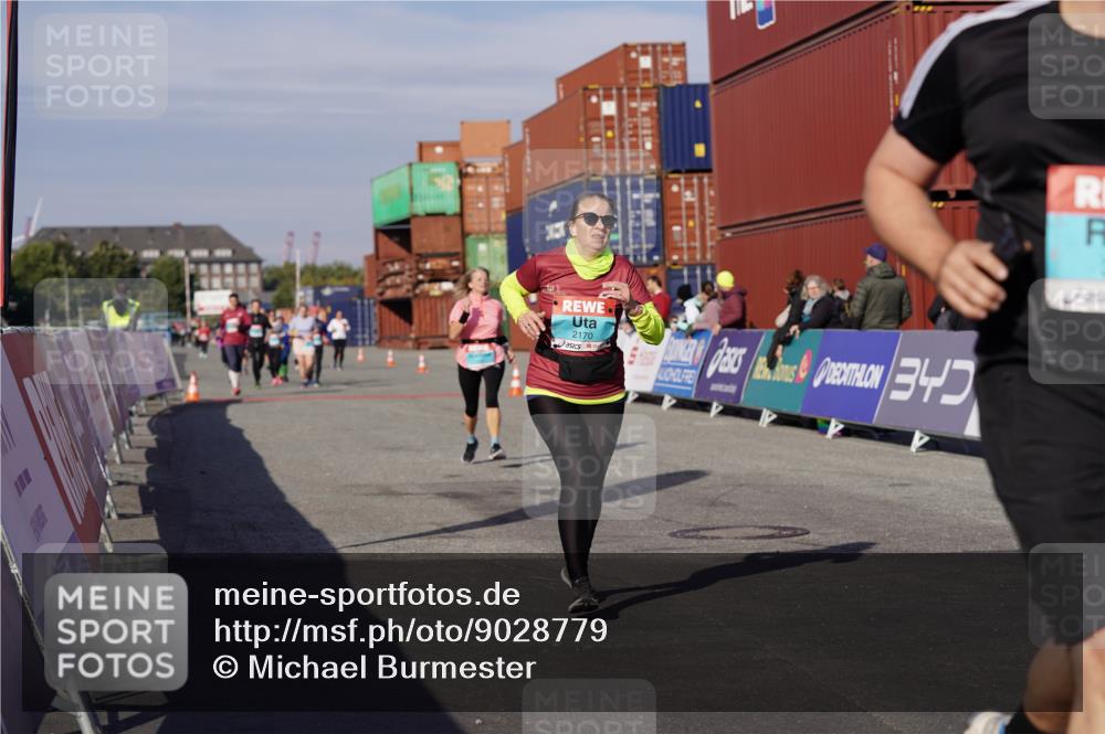 03.10.2025 - Köhlbrandbrückenlauf Michael Burmester http://msf.ph/oto/9028779 03.10.2025 10:33:15 Ziel 2170, 2457, 3355 meine-sportfotos.de